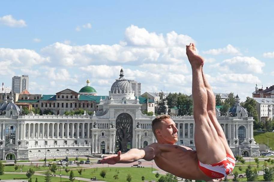 Il polacco Kris Kolanus ai preliminari dei tuffi da 27 metri (Getty Images)